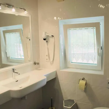 Haus Senoner Bed and breakfast 3*