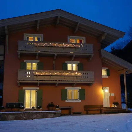 Haus Senoner Bed and breakfast